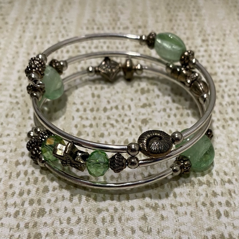 Elegant Silver and Green Beaded Bracelet